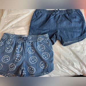 Carters bundle. Like new. They may have not been worn. 😩